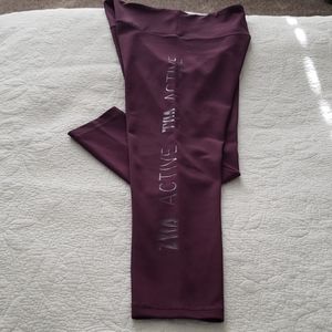 Zyia Active Capri Leggings Size M